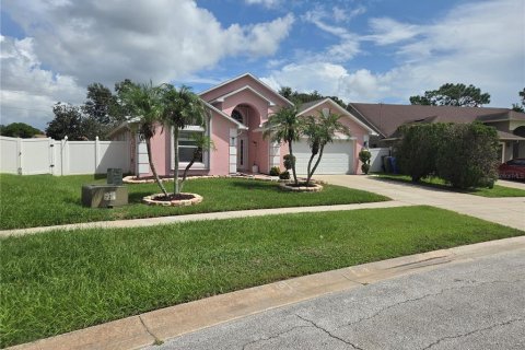 House in Kissimmee, Florida 4 bedrooms, 187.94 sq.m. № 2388110 - photo 2