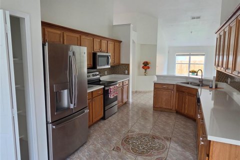 House in Kissimmee, Florida 4 bedrooms, 187.94 sq.m. № 2388110 - photo 12