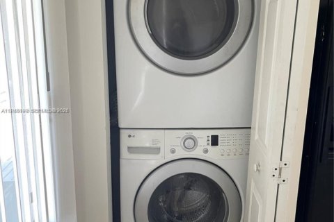 Adosado en alquiler en Miramar, Florida, 2 dormitorios, 98.1 m2 № 2010117 - foto 7