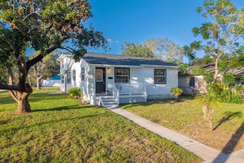 Villa ou maison à Saint Petersburg, Floride 4 chambres, 129.6 m2 № 2425548