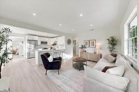 Villa ou maison à vendre à Saint Petersburg, Floride: 4 chambres, 129.6 m2 № 2425548 - photo 6