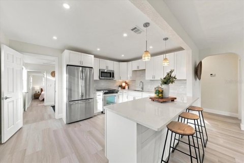 Villa ou maison à vendre à Saint Petersburg, Floride: 4 chambres, 129.6 m2 № 2425548 - photo 14