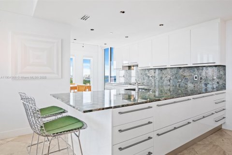 Copropriété à vendre à Miami, Floride: 2 chambres, 177.44 m2 № 1965277 - photo 9