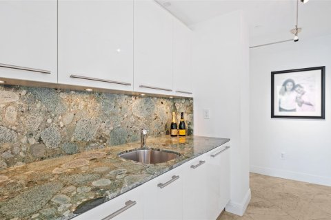 Copropriété à vendre à Miami, Floride: 2 chambres, 177.44 m2 № 1965277 - photo 13