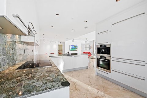 Copropriété à vendre à Miami, Floride: 2 chambres, 177.44 m2 № 1965277 - photo 11