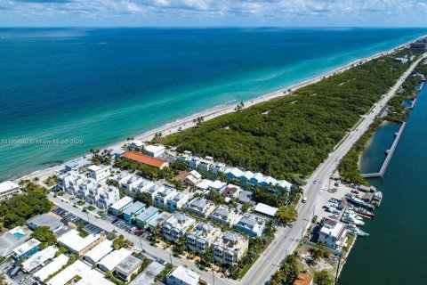 Terreno en venta en Hollywood, Florida № 1961653 - foto 14