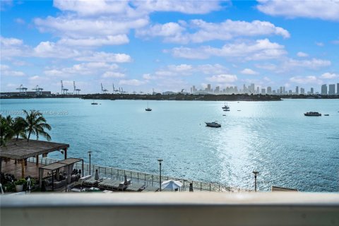 Copropriété à vendre à Miami Beach, Floride: 1 chambre, 64.47 m2 № 1943284 - photo 13