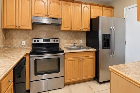 Condo à Lauderdale Lakes, Floride, 2 chambres  № 2389739