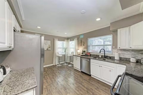 Villa ou maison à louer à Largo, Floride: 4 chambres, 187.2 m2 № 2432670 - photo 13