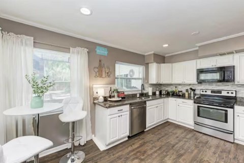 Villa ou maison à louer à Largo, Floride: 4 chambres, 187.2 m2 № 2432670 - photo 8