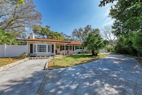 Villa ou maison à Largo, Floride 4 chambres, 187.2 m2 № 2432670