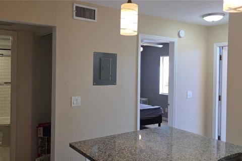 Condominio en alquiler en Punta Gorda, Florida, 2 dormitorios, 78.04 m2 № 2102923 - foto 6