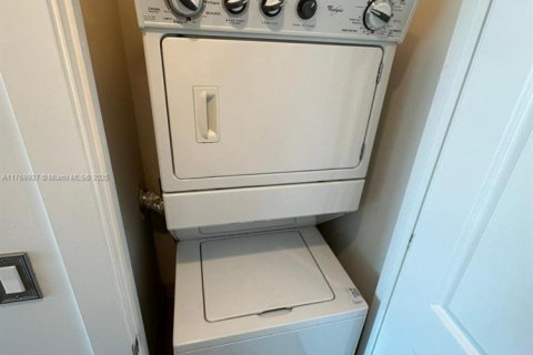Condominio en venta en Fort Lauderdale, Florida, 1 dormitorio, 76.74 m2 № 1865408 - foto 8