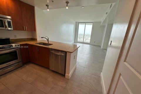 Condominio en venta en Fort Lauderdale, Florida, 1 dormitorio, 76.74 m2 № 1865408 - foto 3