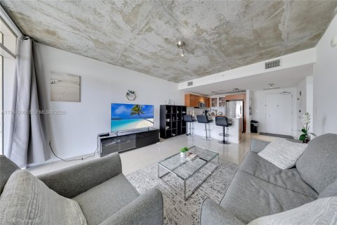 Condominio en venta en Miami, Florida, 1 dormitorio, 68.75 m2 № 2011630 - foto 6