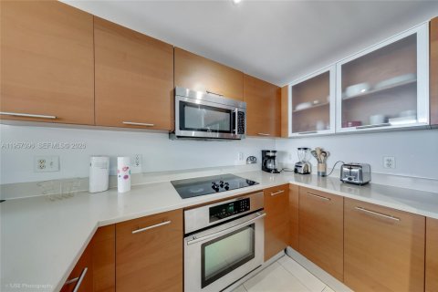 Condominio en venta en Miami, Florida, 1 dormitorio, 68.75 m2 № 2011630 - foto 15