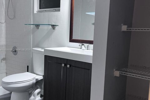 Immobilier commercial à vendre à Fort Lauderdale, Floride: 119.84 m2 № 1994467 - photo 5