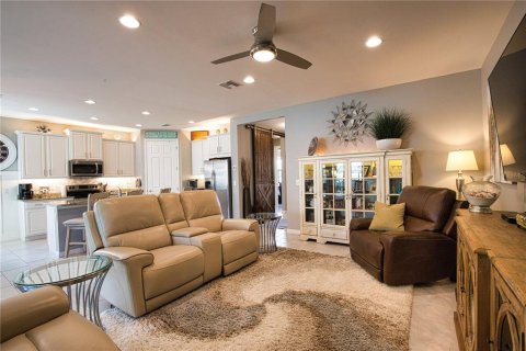 House in Venice, Florida 3 bedrooms, 152.17 sq.m. № 2215860 - photo 8
