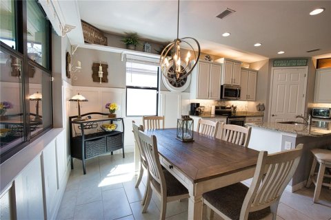 House in Venice, Florida 3 bedrooms, 152.17 sq.m. № 2215860 - photo 12