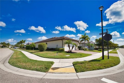 House in Venice, Florida 3 bedrooms, 152.17 sq.m. № 2215860 - photo 4