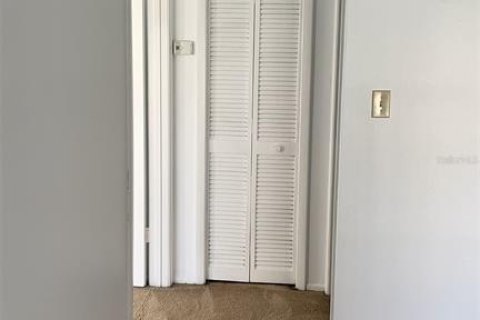Condo in Tampa, Florida, 1 bedroom  № 1916757 - photo 11