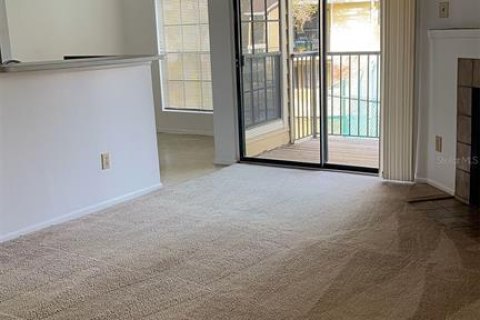 Condo in Tampa, Florida, 1 bedroom  № 1916757 - photo 10