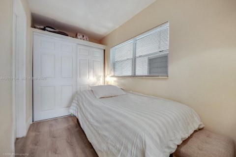 Condominio en alquiler en Miami, Florida, 32.7 m2 № 2076068 - foto 6