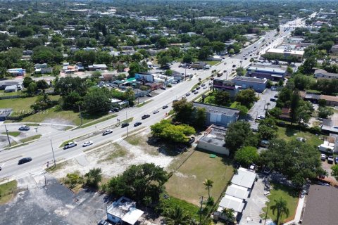 Commercial property in West Park, Florida № 1728744 - photo 7