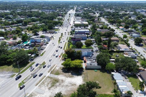 Commercial property in West Park, Florida № 1728744 - photo 6