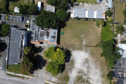 Commercial property in West Park, Florida № 1728744 - photo 2