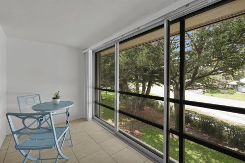 Condo in St. Lucie, Florida, 2 bedrooms № 2191164 - photo 21