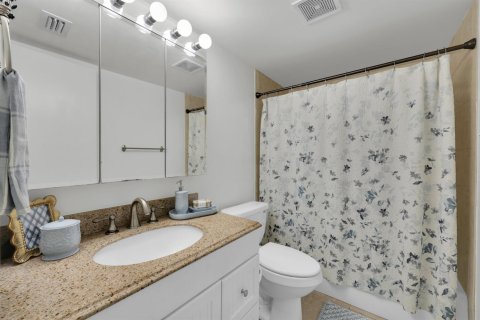 Condo in St. Lucie, Florida, 2 bedrooms № 2191164 - photo 17