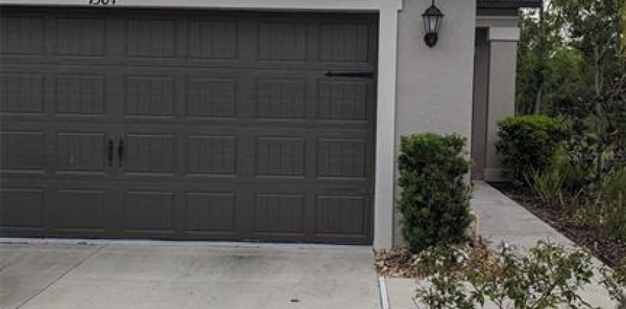 Townhouse in Lutz, Florida 3 bedrooms, 167.32 sq.m. № 2233886