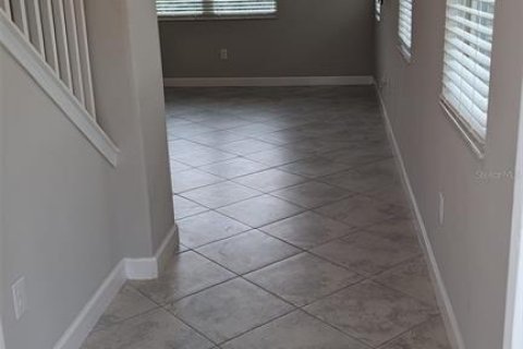 Townhouse in Lutz, Florida 3 bedrooms, 167.32 sq.m. № 2233886 - photo 4