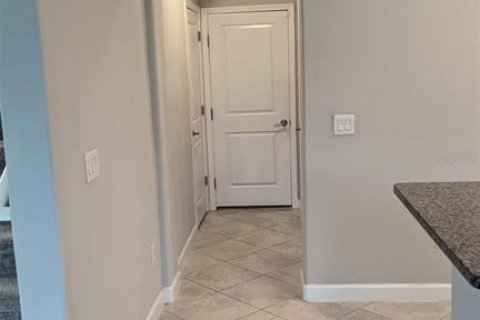 Townhouse in Lutz, Florida 3 bedrooms, 167.32 sq.m. № 2233886 - photo 8