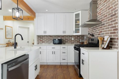 House in Saint Petersburg, Florida 2 bedrooms, 115.94 sq.m. № 2398803 - photo 11