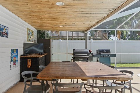 House in Saint Petersburg, Florida 2 bedrooms, 115.94 sq.m. № 2398803 - photo 27
