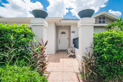 Townhouse in Orlando, Florida 3 bedrooms, 103.68 sq.m. № 2403453 - photo 24