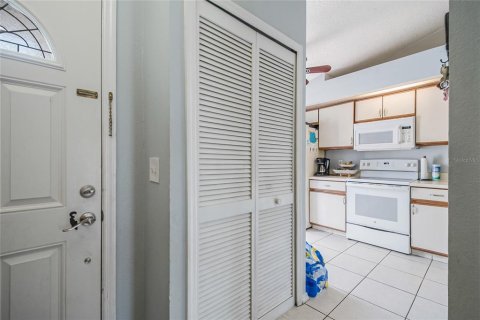 Townhouse in Orlando, Florida 3 bedrooms, 103.68 sq.m. № 2403453 - photo 27