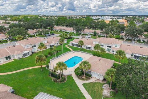 Townhouse in Orlando, Florida 3 bedrooms, 103.68 sq.m. № 2403453 - photo 15