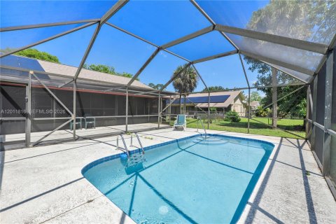 House in West Palm Beach, Florida 3 bedrooms, 175.12 sq.m. № 2075385 - photo 2