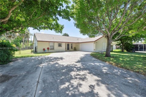 House in West Palm Beach, Florida 3 bedrooms, 175.12 sq.m. № 2075385 - photo 10