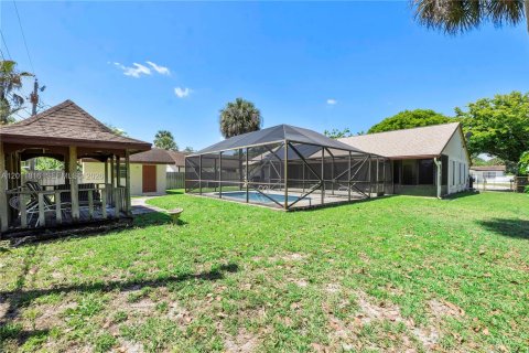 House in West Palm Beach, Florida 3 bedrooms, 175.12 sq.m. № 2075385 - photo 3