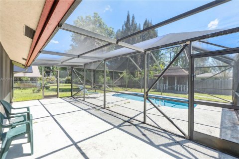 House in West Palm Beach, Florida 3 bedrooms, 175.12 sq.m. № 2075385 - photo 6
