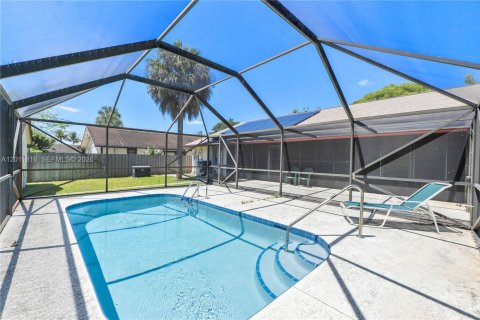 House in West Palm Beach, Florida 3 bedrooms, 175.12 sq.m. № 2075385 - photo 7