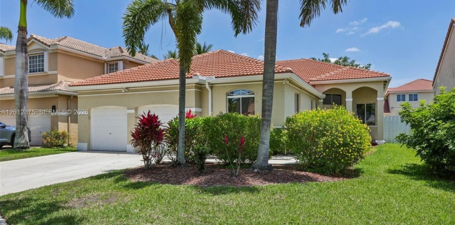 Villa ou maison à Weston, Floride 4 chambres, 209.49 m2 № 2075647