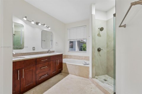 Villa ou maison à vendre à Weston, Floride: 4 chambres, 209.49 m2 № 2075647 - photo 16
