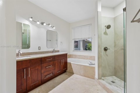 Villa ou maison à vendre à Weston, Floride: 4 chambres, 209.49 m2 № 2075647 - photo 26