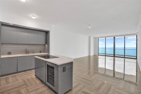 Condominio en venta en Sunny Isles Beach, Florida, 3 dormitorios, 210.98 m2 № 1980019 - foto 2