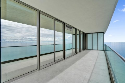 Condominio en venta en Sunny Isles Beach, Florida, 3 dormitorios, 210.98 m2 № 1980019 - foto 16